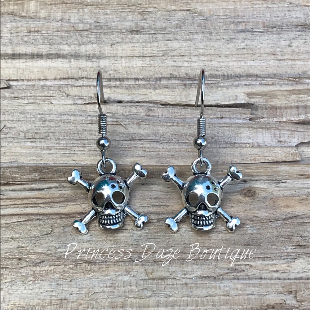 Silver Skull Dangle Earrings